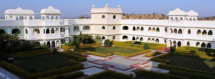 2241/juSTa Lake Nahargarh Palace - Chittorgarh 04.jpg